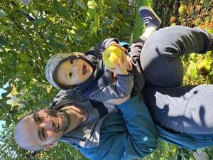 Lab apple picking 2021 image 4
